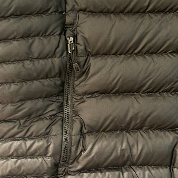 Women’s Patagonia Black Down Puffer Jacket Size Large - Picture 3 of 6